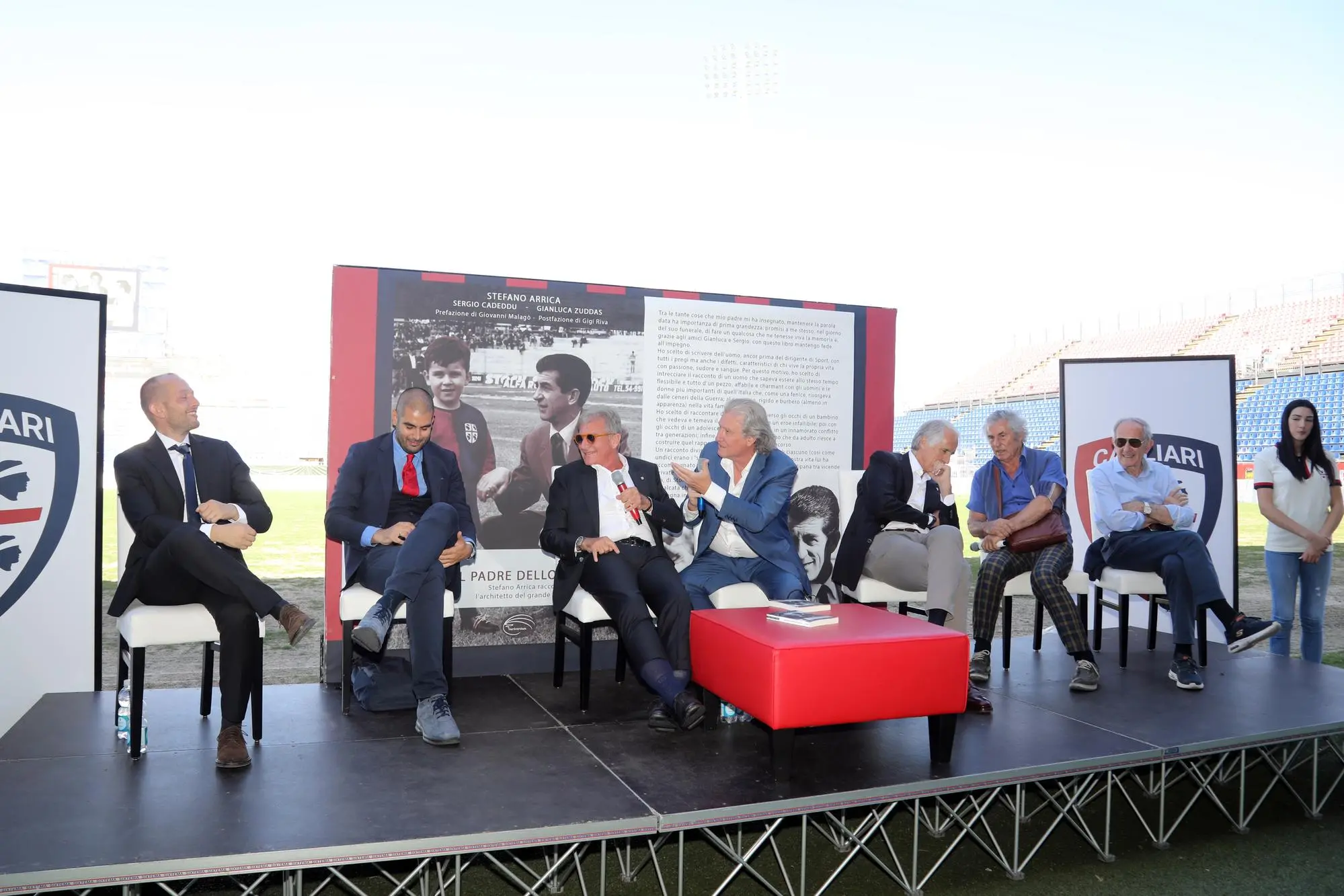 La presentazione del libro di Arrica (Locci Studio Fotografico)