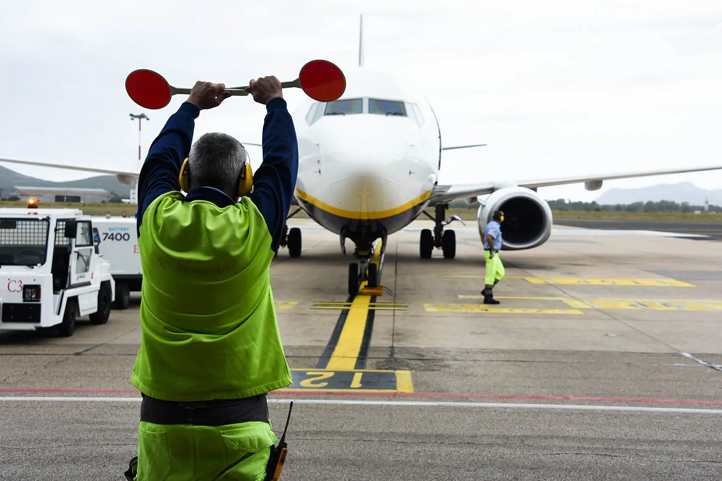 Atterraggio aereo all'aeroporto di Alghero