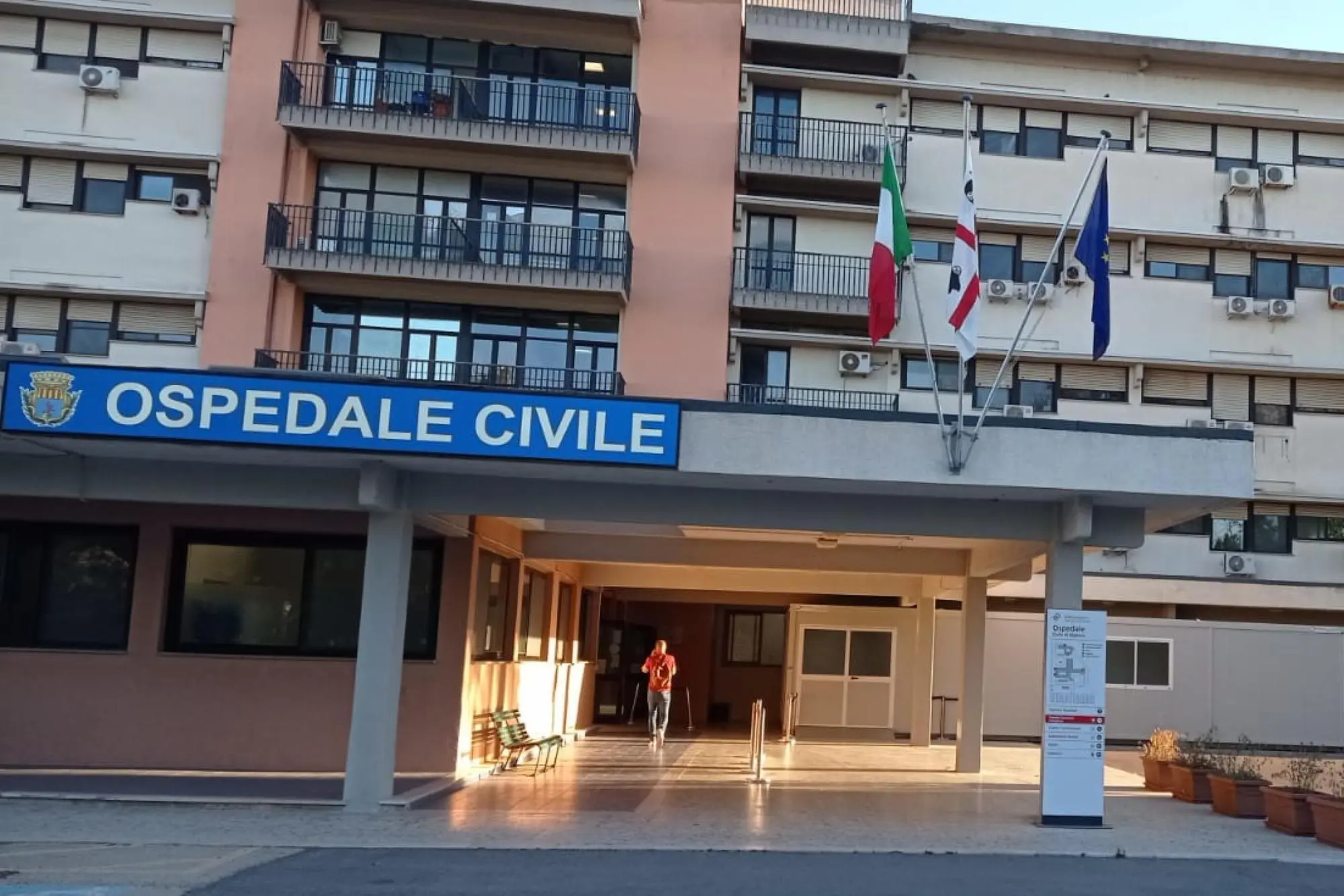 L'ospedale civile di Alghero (foto Ansa)