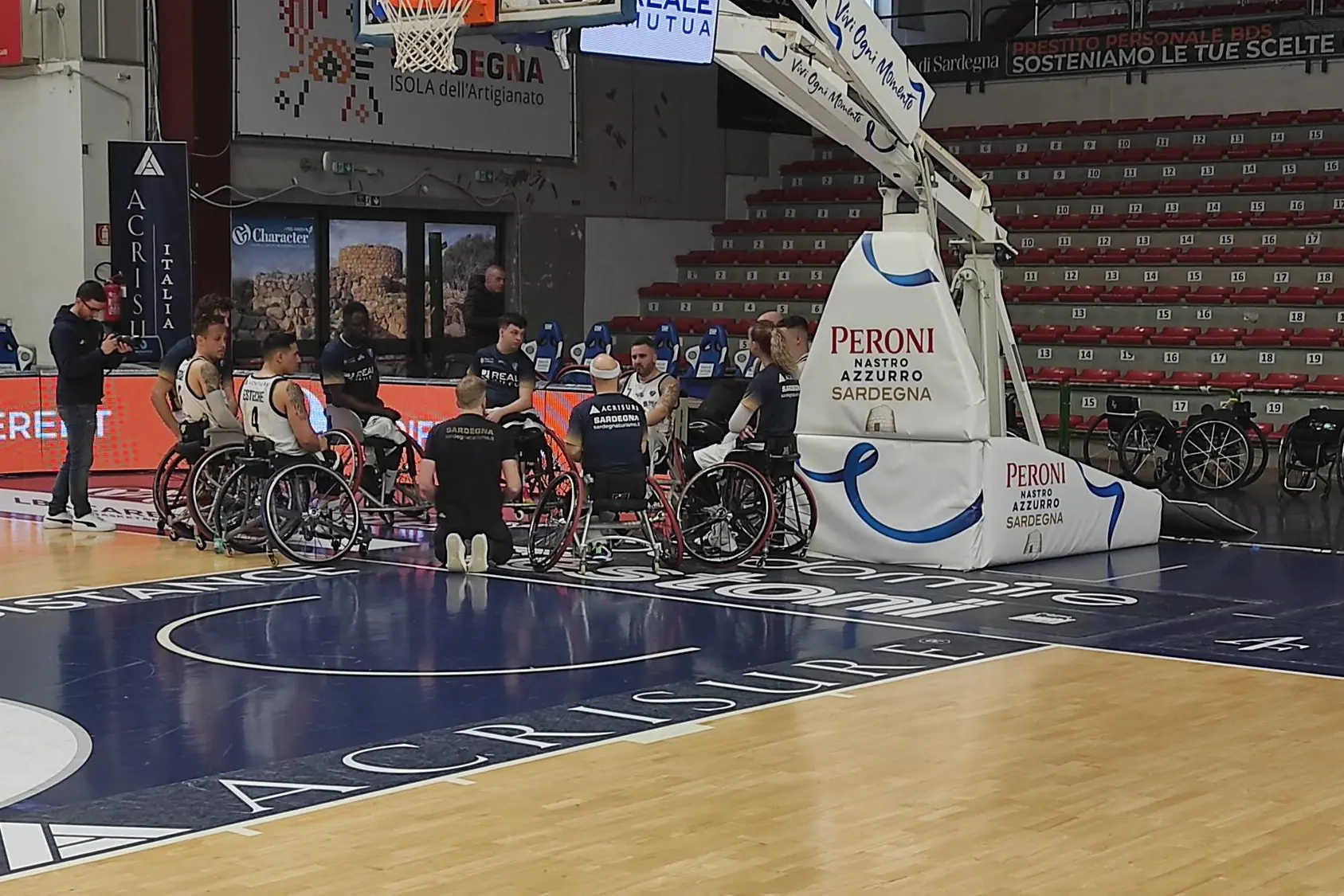 La Dinamo Lab prima di entrare in campo (foto G. marras)